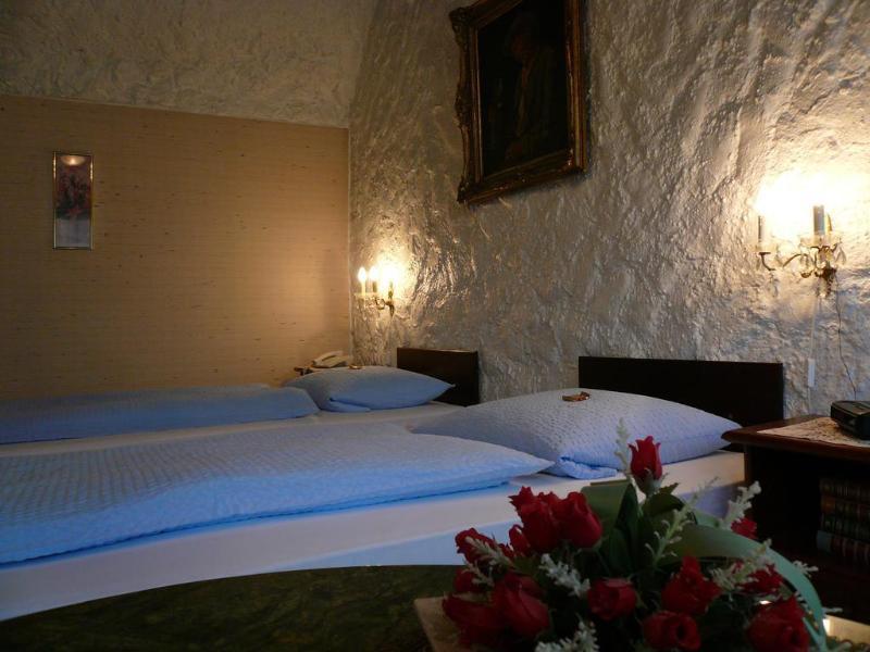 Hotel Am Hallenbad Garni 3*