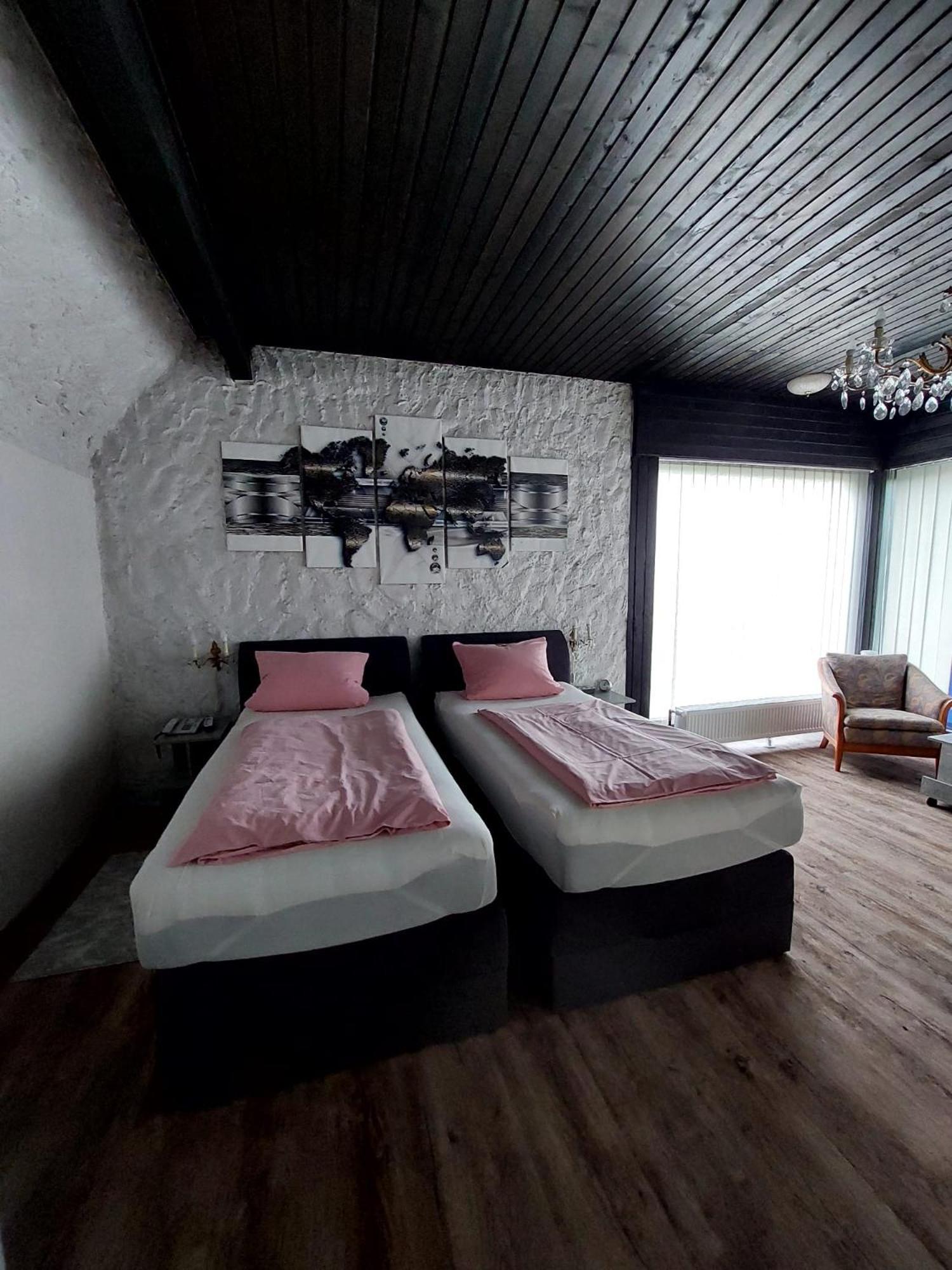 Hotel Am Hallenbad Garni